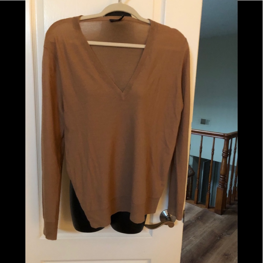 JOSEPH V NECK SWEATER